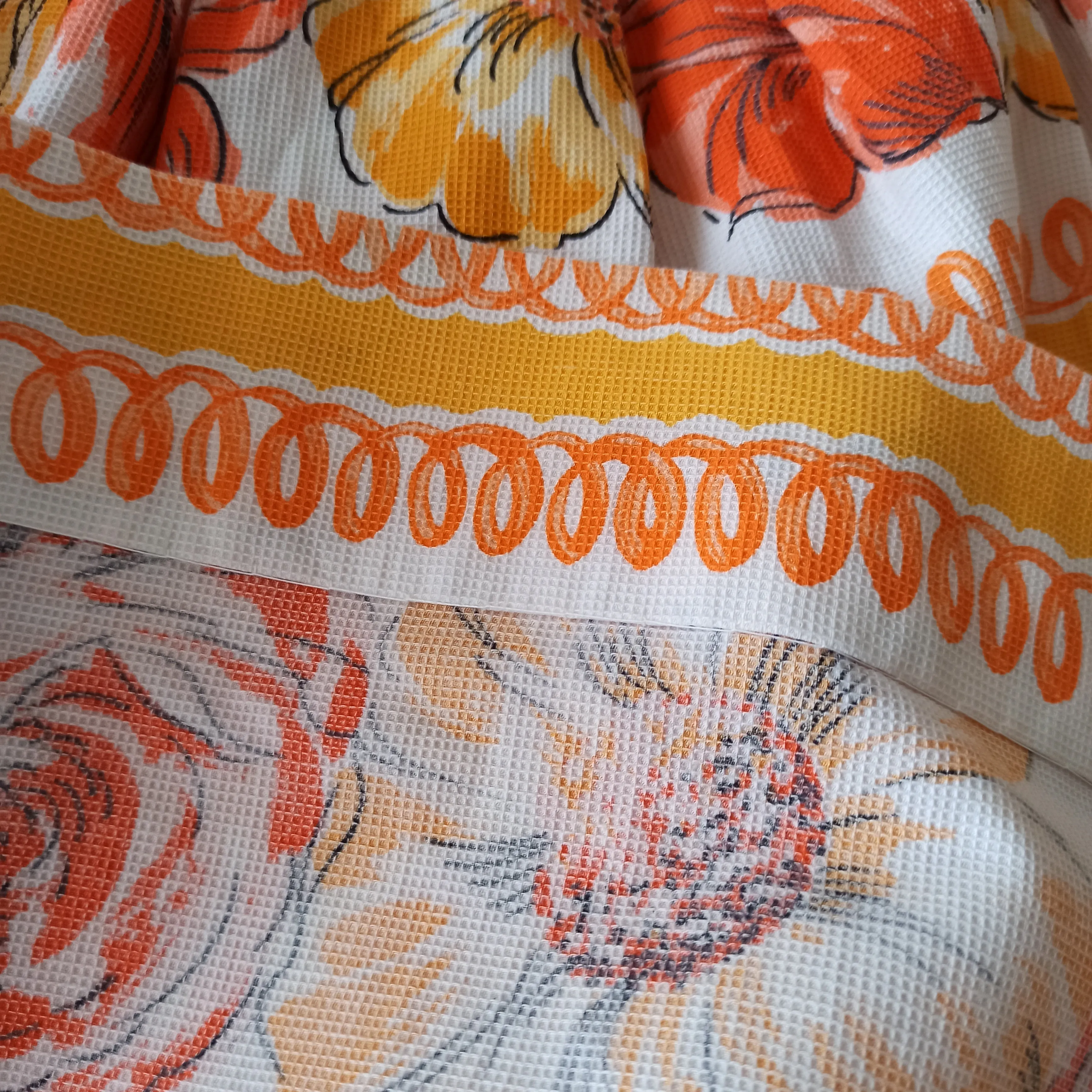 1950s - Fabulous Floral Soft Waffle Dress - W28 (72cm)