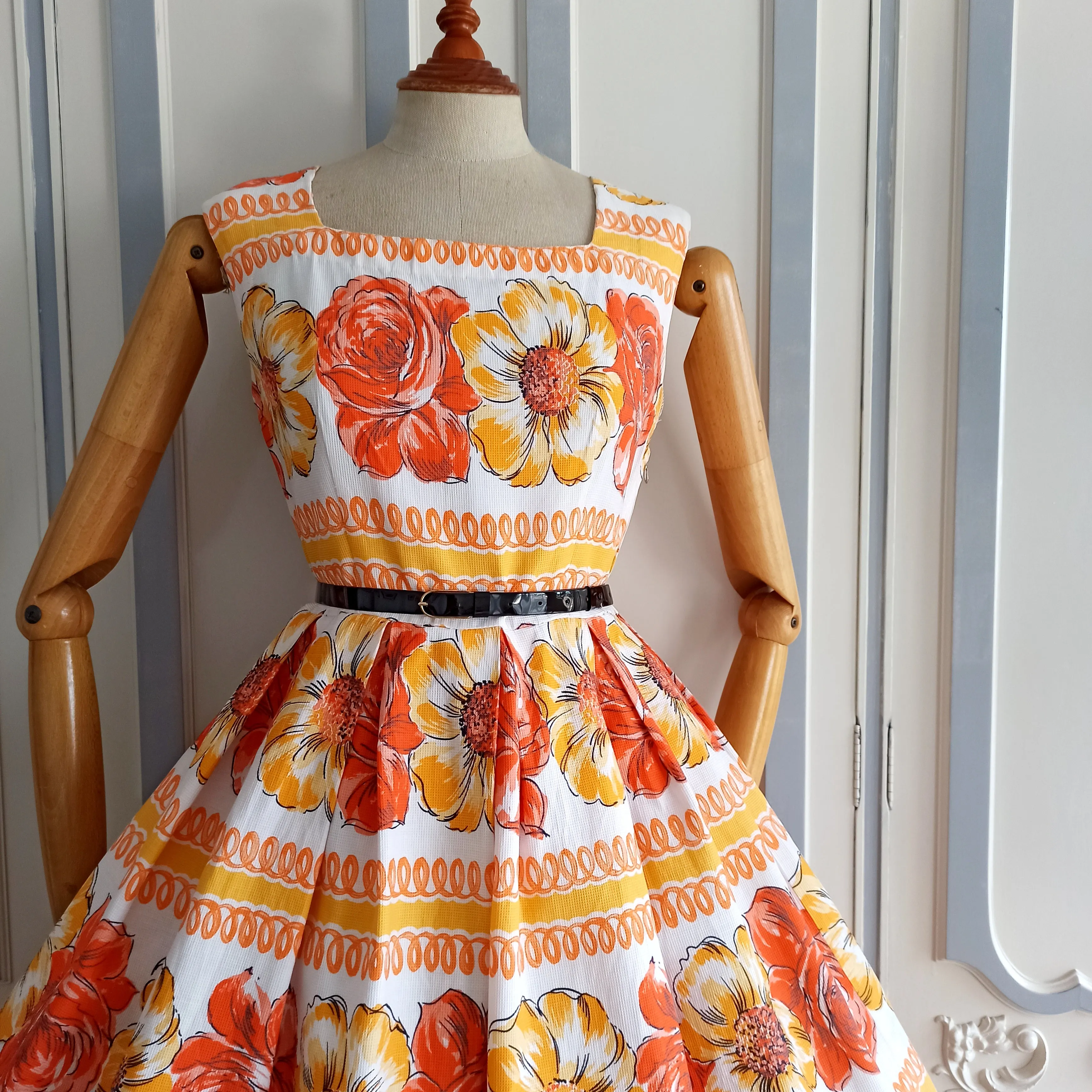 1950s - Fabulous Floral Soft Waffle Dress - W28 (72cm)