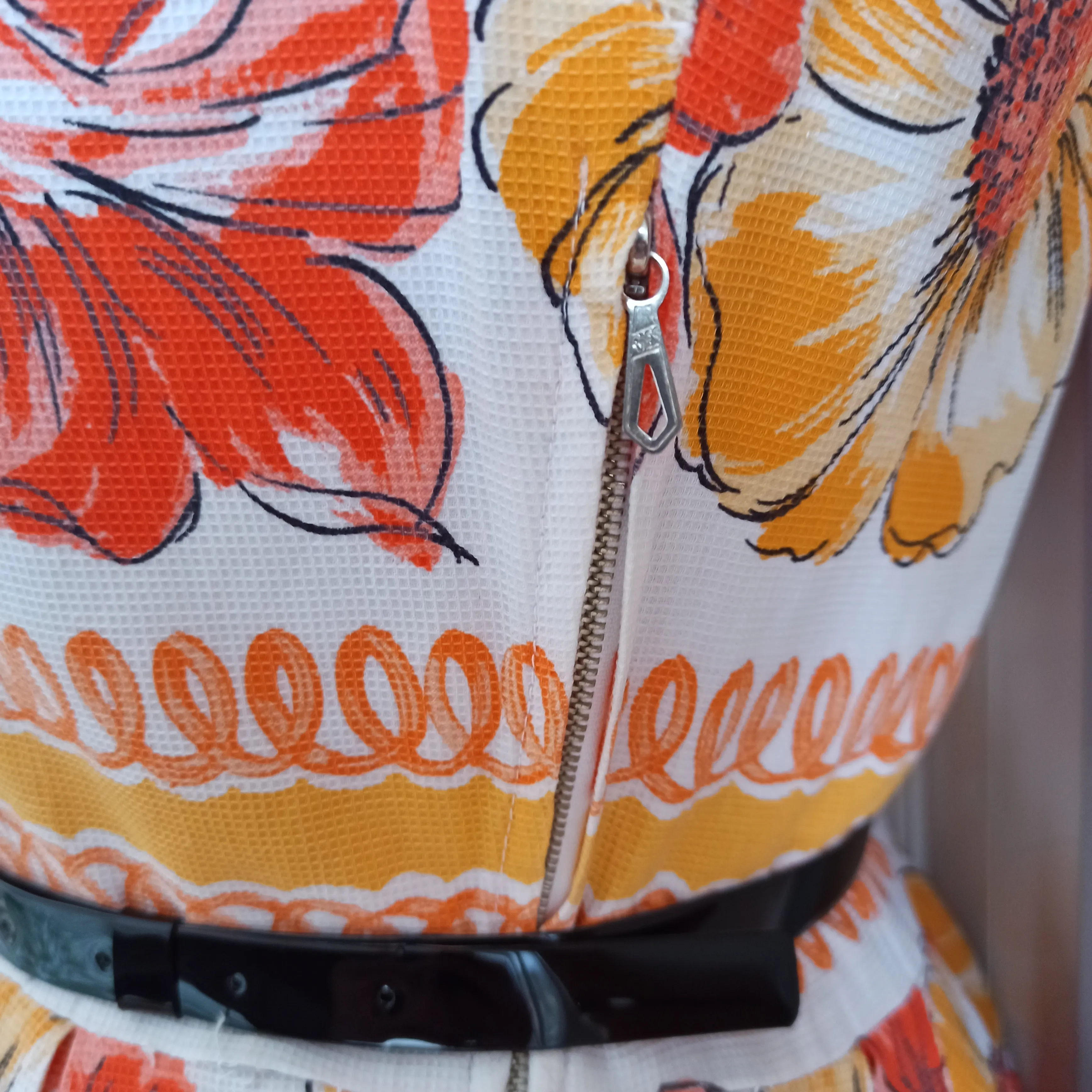 1950s - Fabulous Floral Soft Waffle Dress - W28 (72cm)