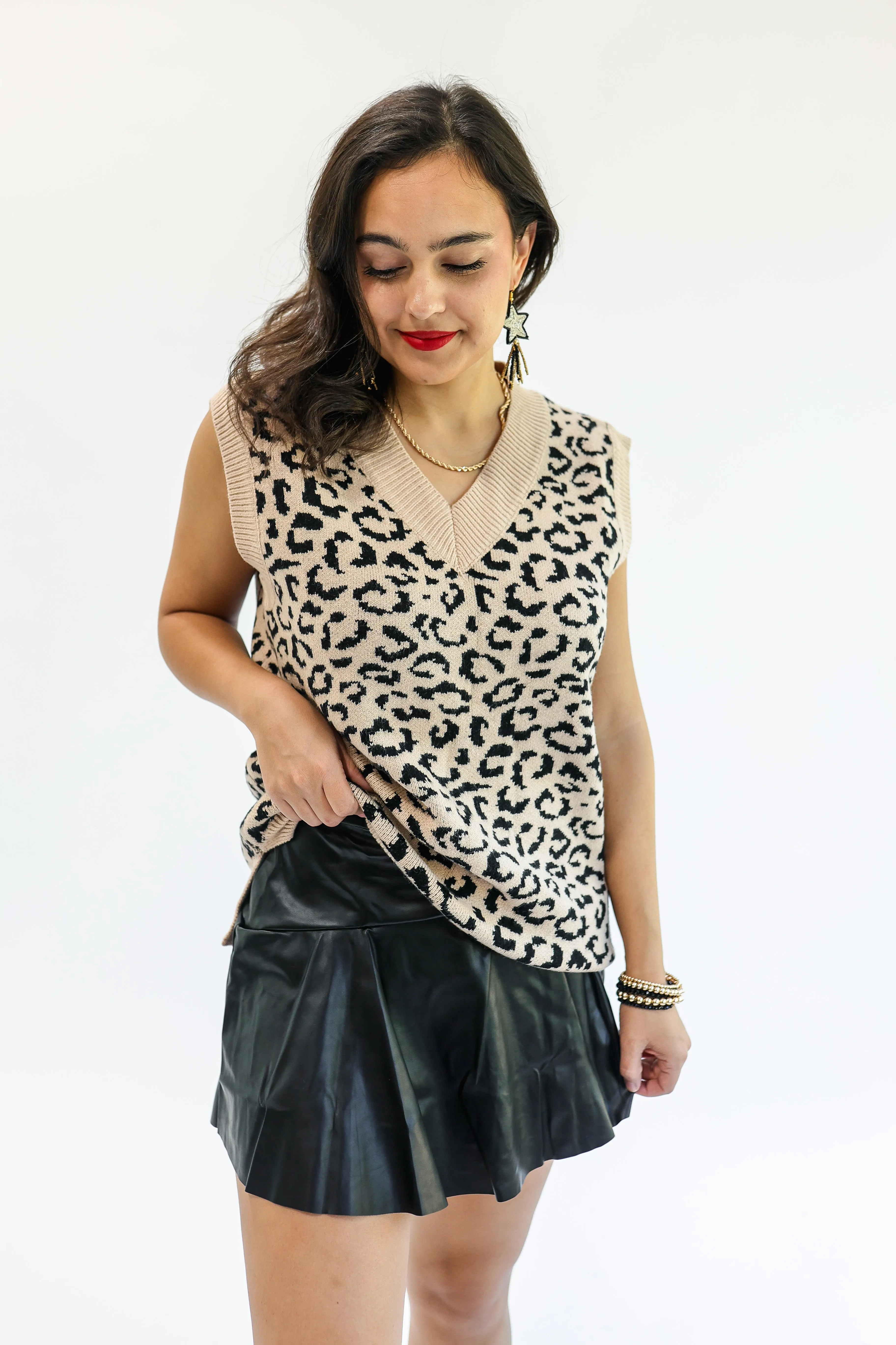 Cozy Choice Sweater Vest In Mocha