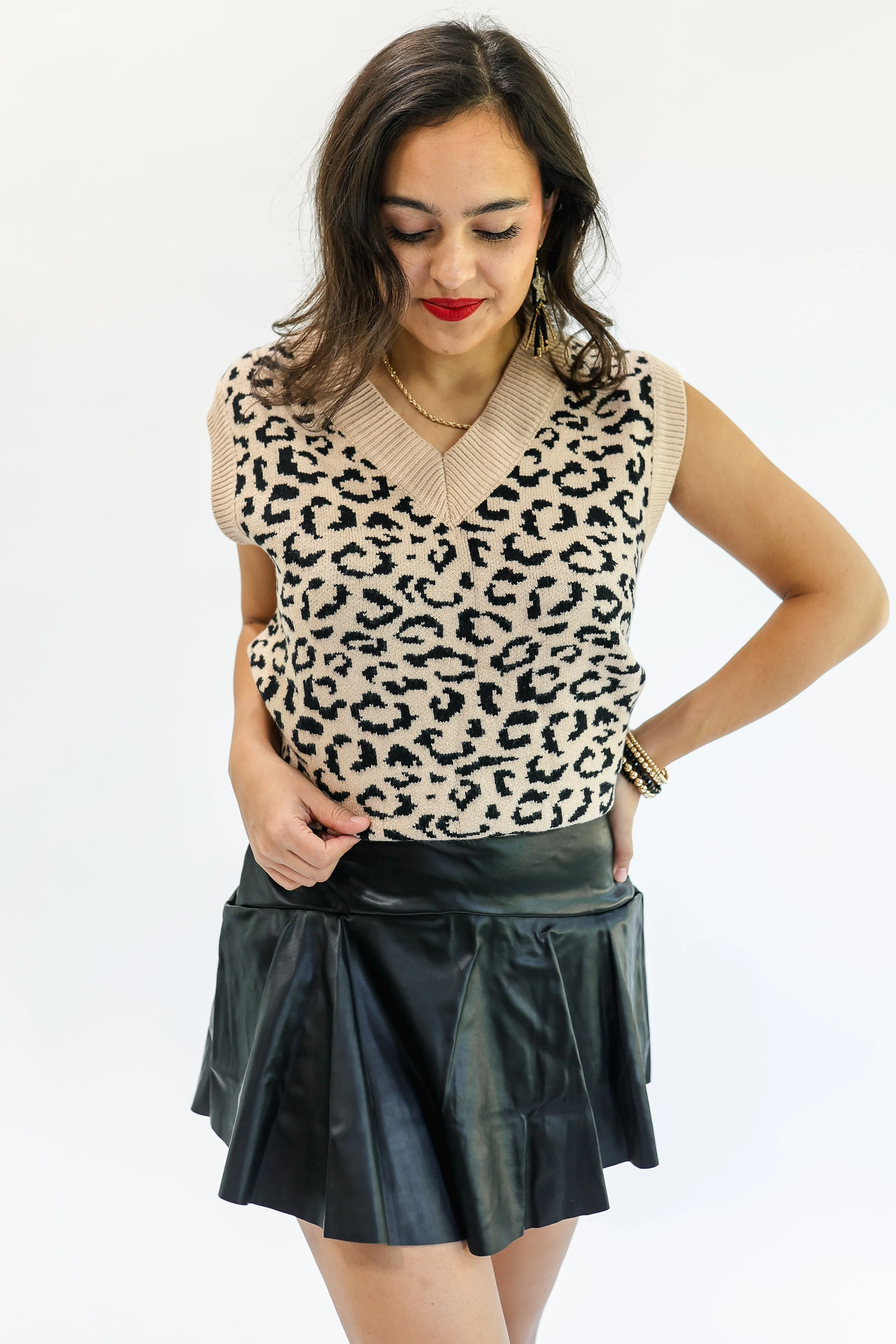 Cozy Choice Sweater Vest In Mocha