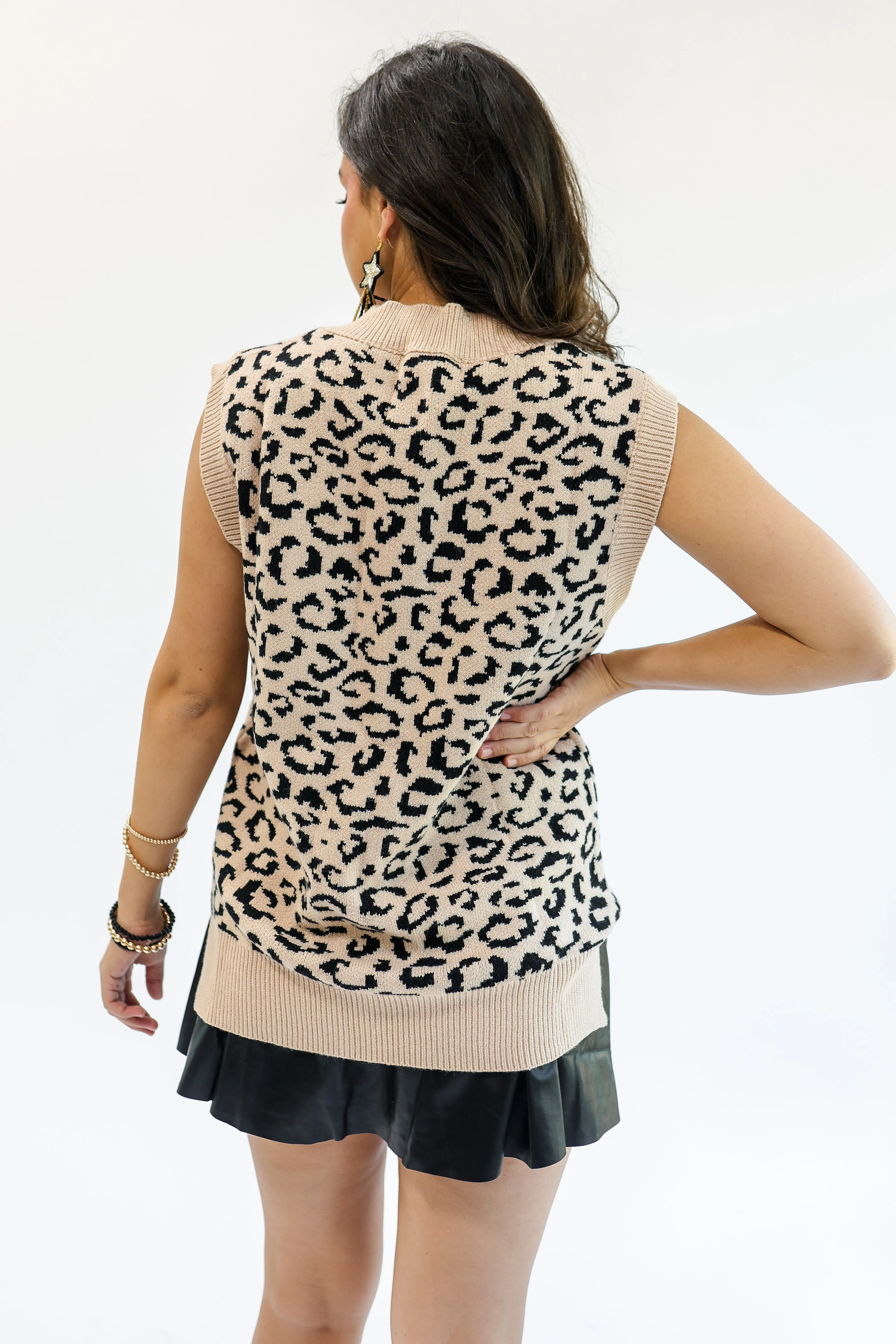 Cozy Choice Sweater Vest In Mocha
