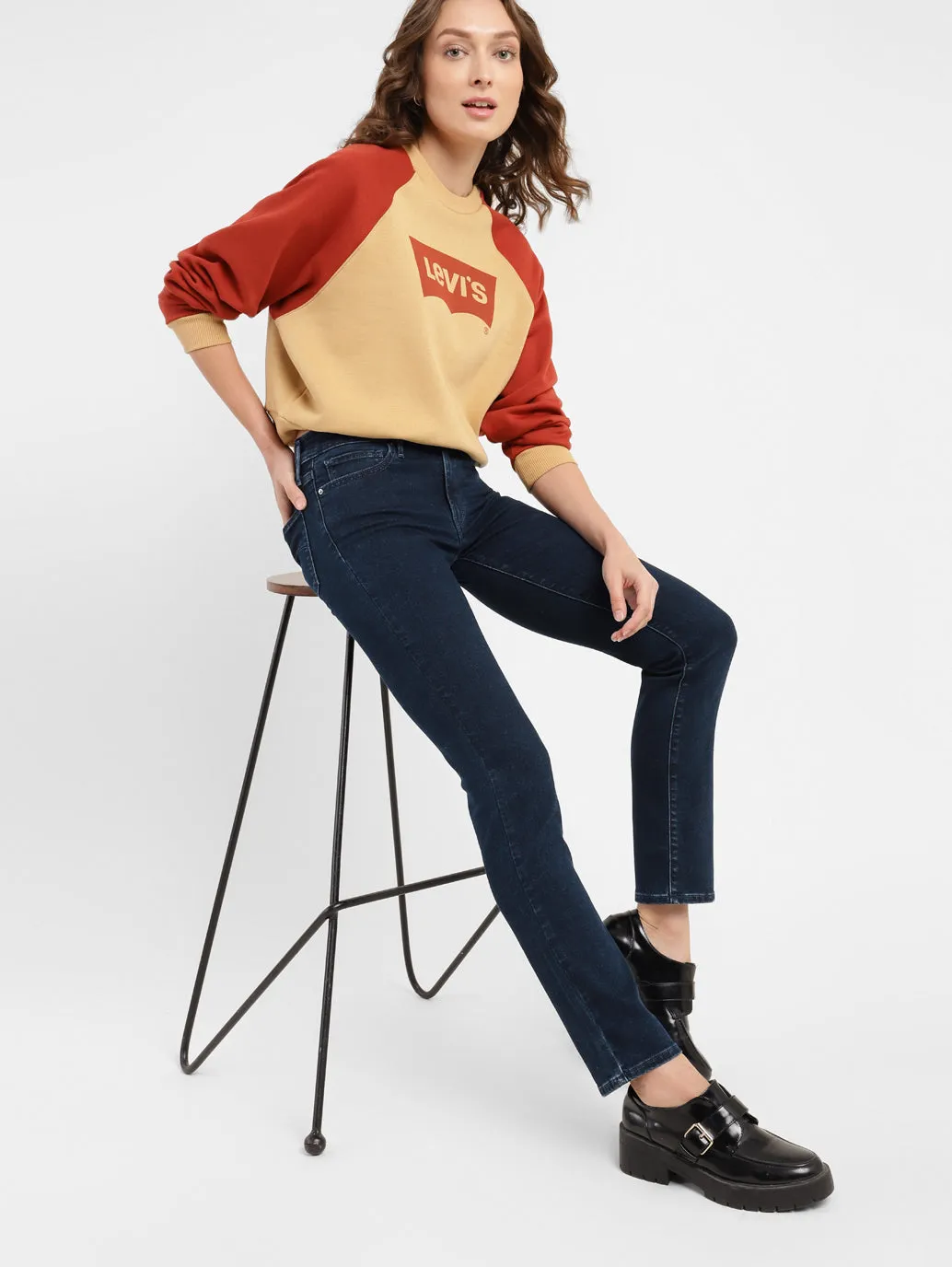Women's 712 Blue Slim Fit Mid Rise Jeans